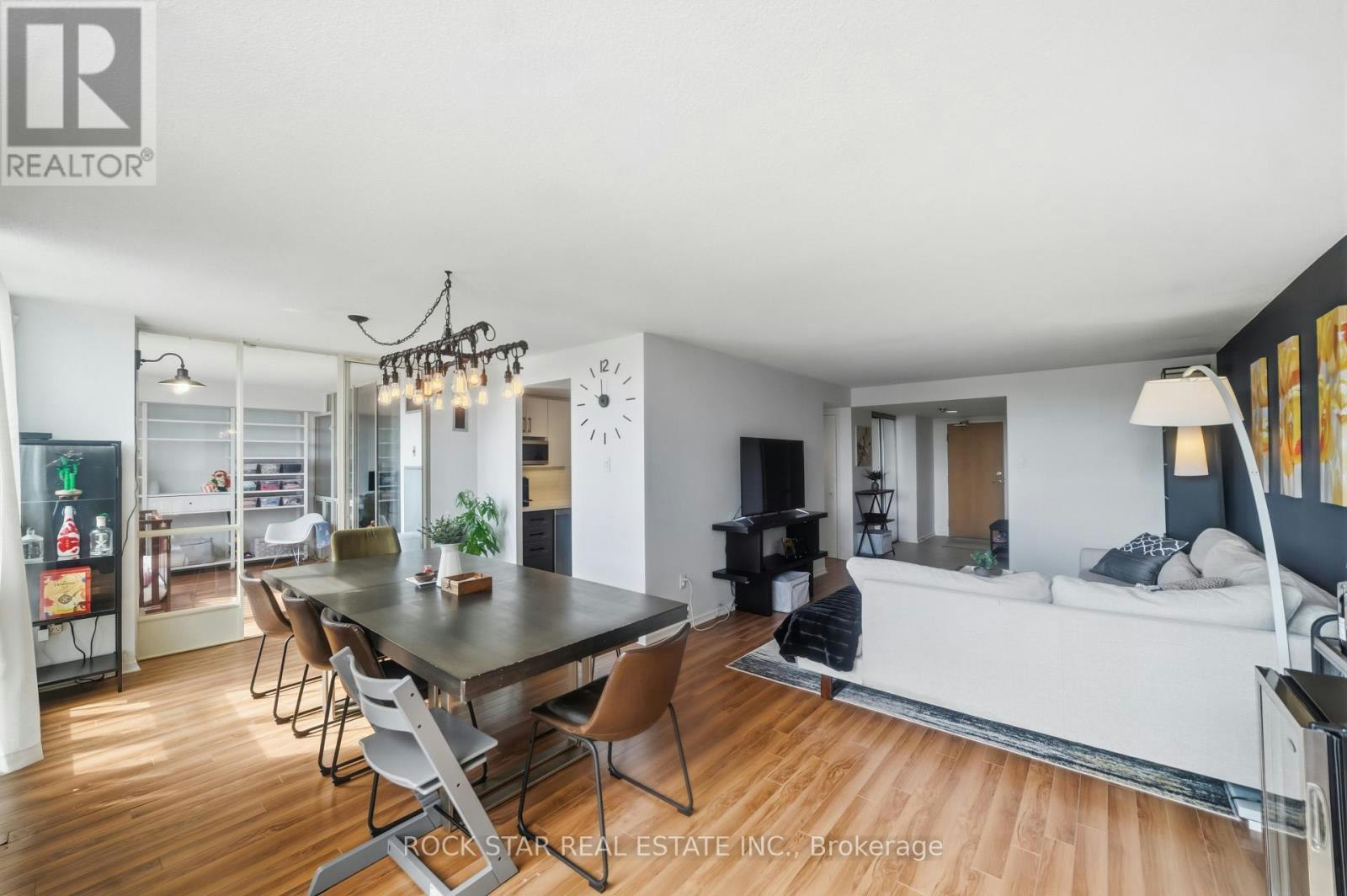 701-5 Kenneth Avenue, Toronto, ON, M2N 6M7 - 11