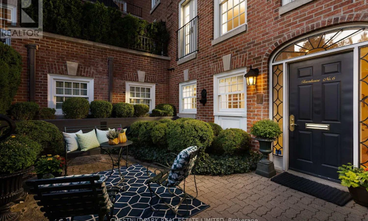TH6-94 Crescent Road