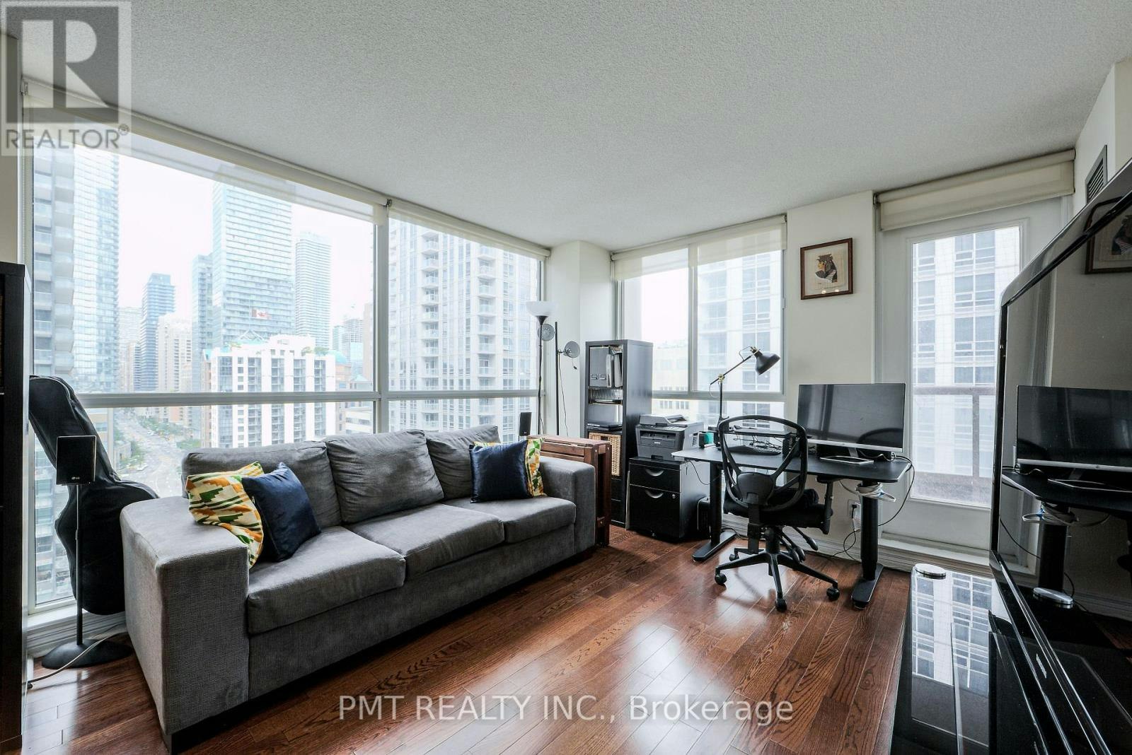 1511-736 Bay Street, Toronto, ON, M5G 2M4 - 14