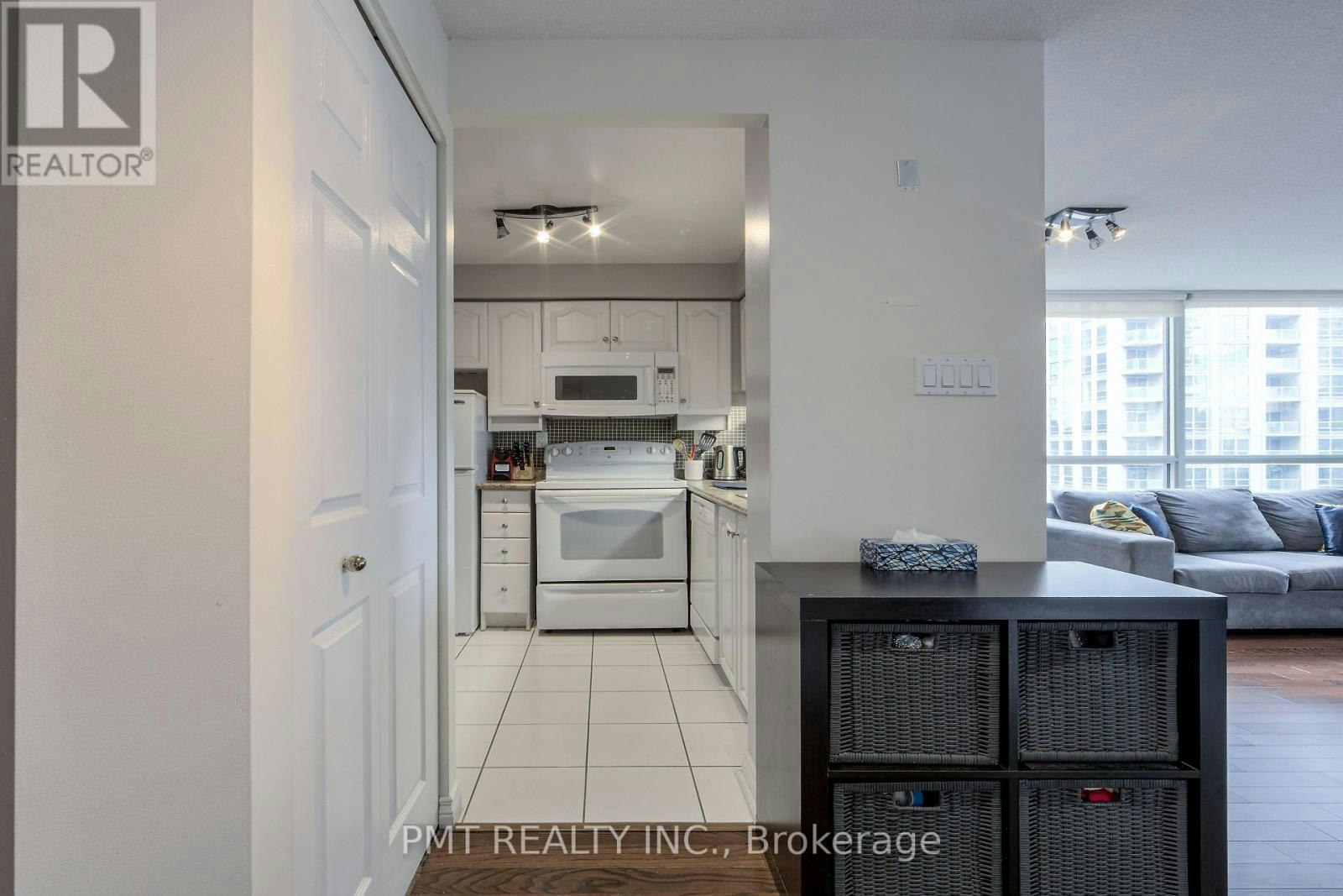 1511-736 Bay Street, Toronto, ON, M5G 2M4 - 5