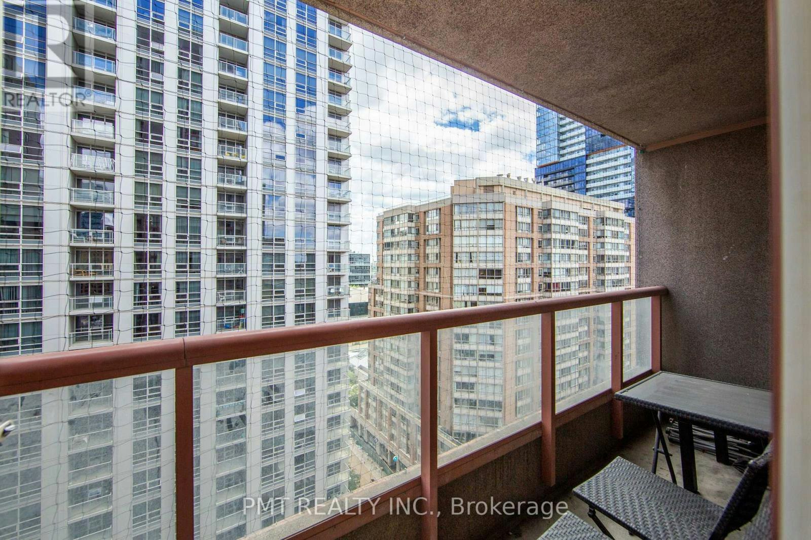 1511-736 Bay Street, Toronto, ON, M5G 2M4 - 23