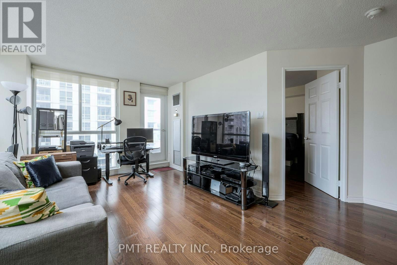 1511-736 Bay Street, Toronto, ON, M5G 2M4 - 15