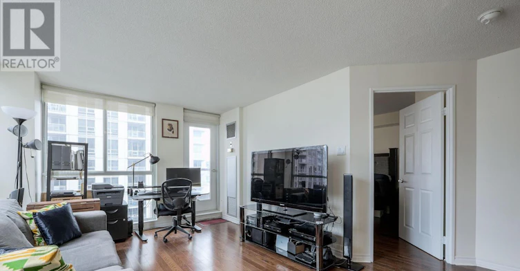 1511-736 Bay Street, Toronto, ON, M5G 2M4 - 15