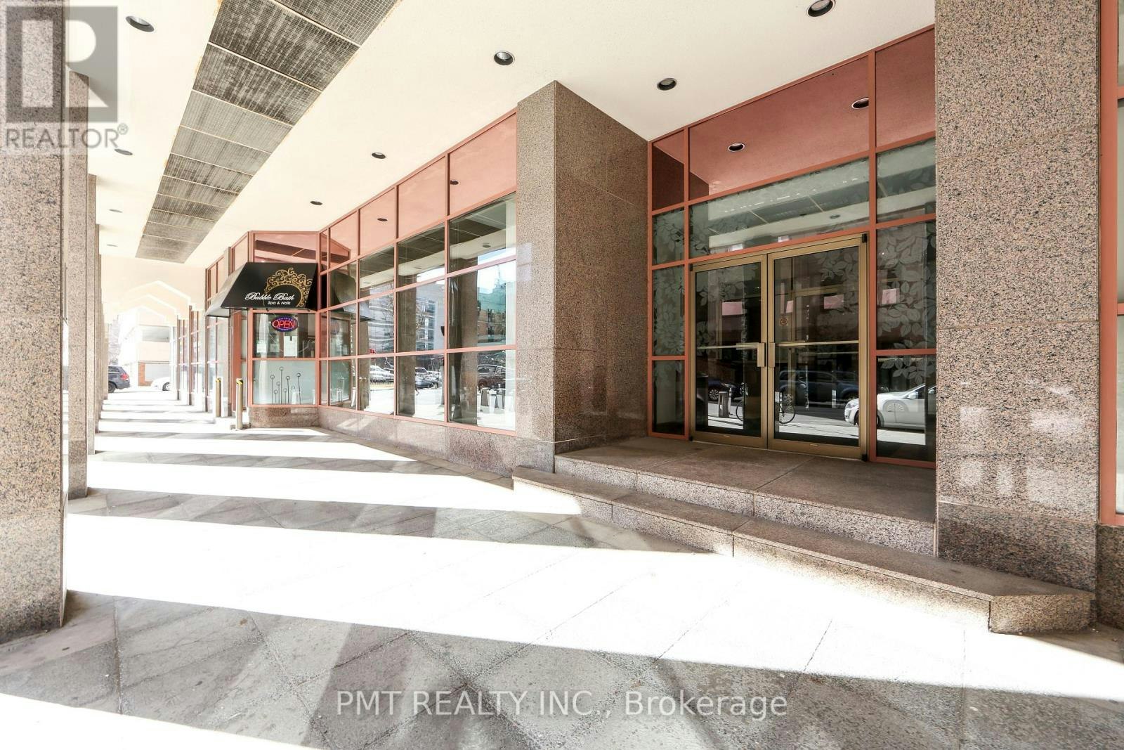 1511-736 Bay Street, Toronto, ON, M5G 2M4 - 32