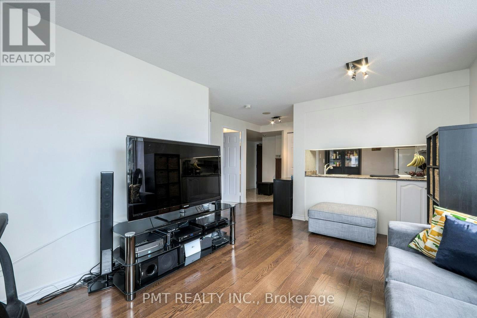 1511-736 Bay Street, Toronto, ON, M5G 2M4 - 16