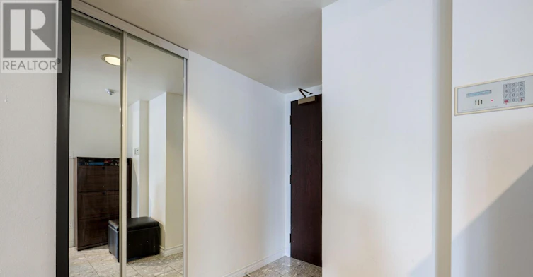 1511-736 Bay Street, Toronto, ON, M5G 2M4 - 2
