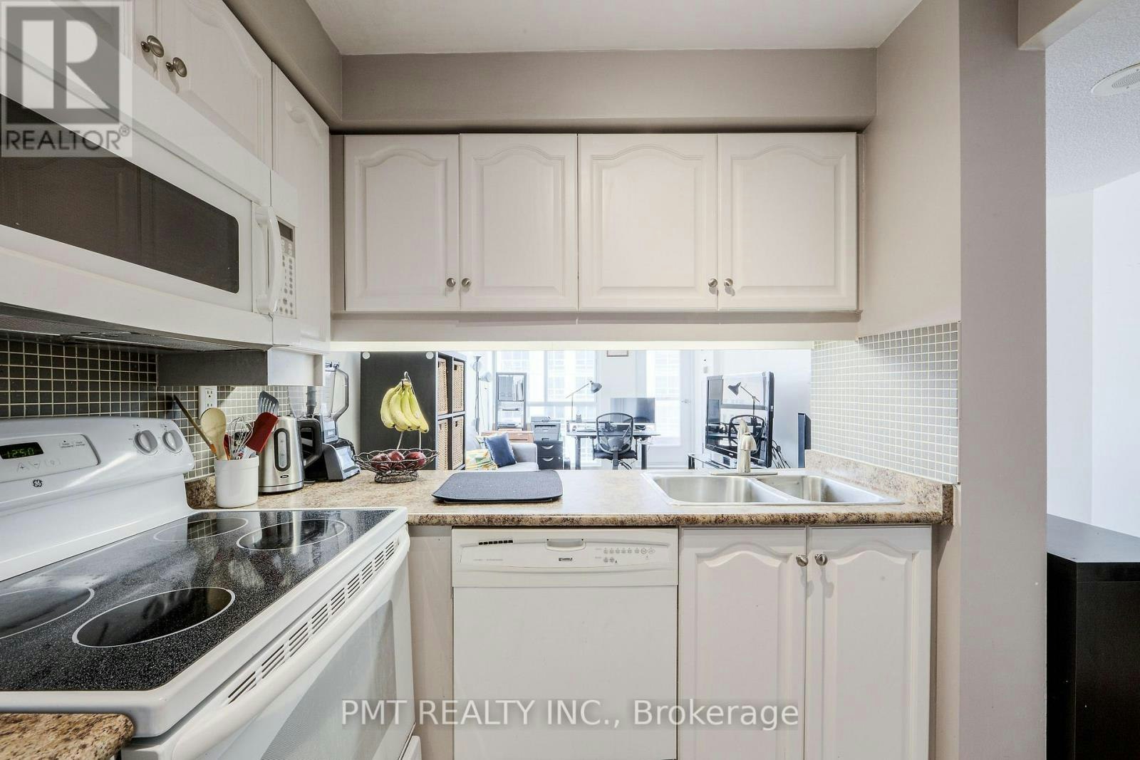 1511-736 Bay Street, Toronto, ON, M5G 2M4 - 8