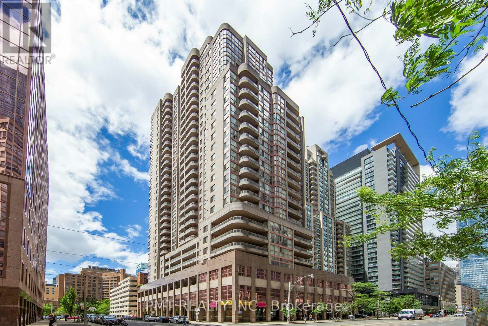 1511-736 Bay Street, Toronto, ON, M5G 2M4