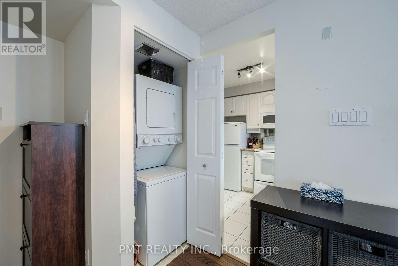 1511-736 Bay Street, Toronto, ON, M5G 2M4 - 10