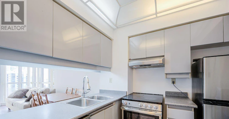 1612-736 Bay Street, Toronto, ON, M5G 2M4 - 5
