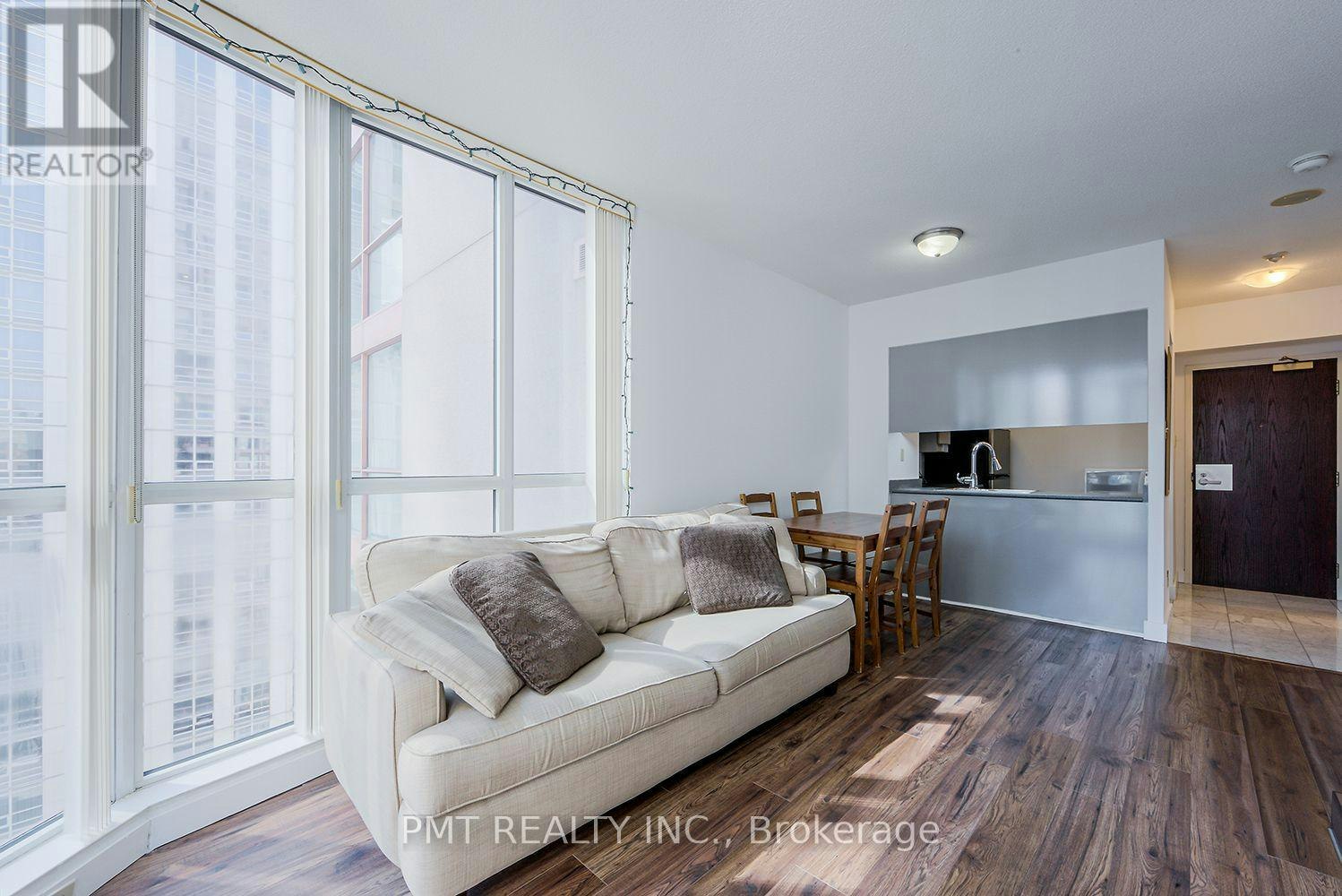 1612-736 Bay Street, Toronto, ON, M5G 2M4 - 11