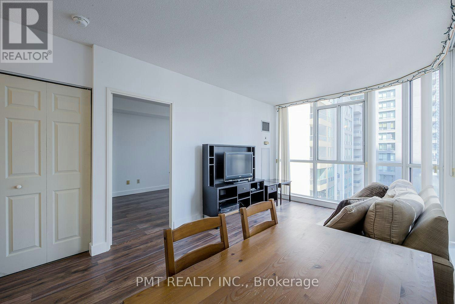 1612-736 Bay Street, Toronto, ON, M5G 2M4 - 9