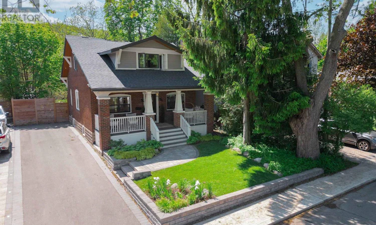 148 Scarboro Crescent