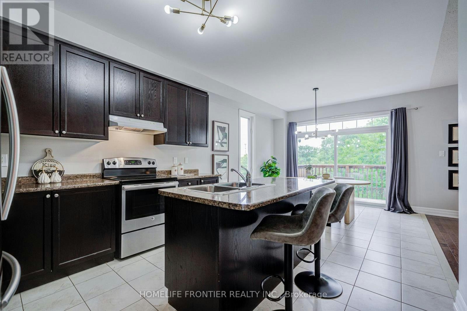 48 Robert Wilson Crescent, Georgina, ON, L4P 0G9 - 6