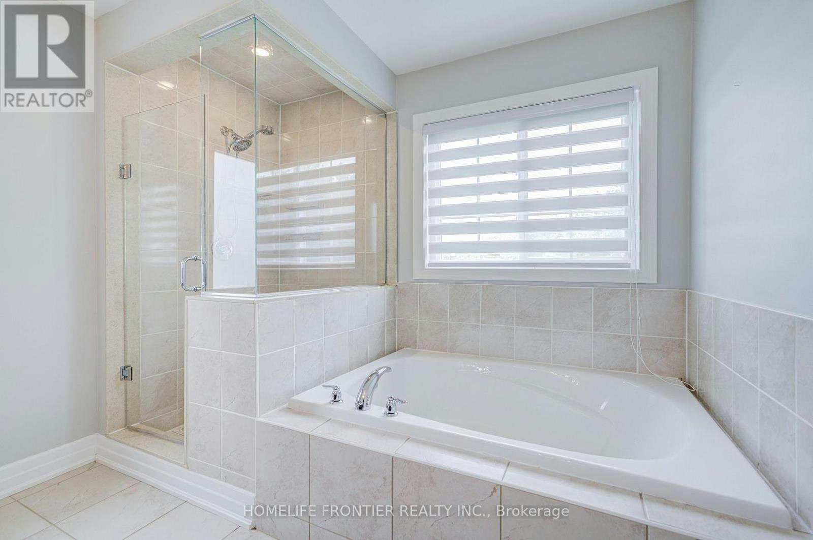 48 Robert Wilson Crescent, Georgina, ON, L4P 0G9 - 16