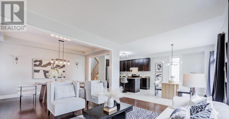48 Robert Wilson Crescent, Georgina, ON, L4P 0G9 - 3