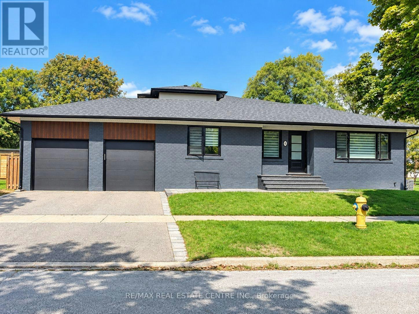 4 Rockfield Drive, Toronto, ON, M9B 1S1
