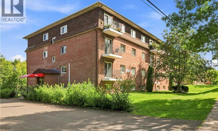 14-109 Biggs Street