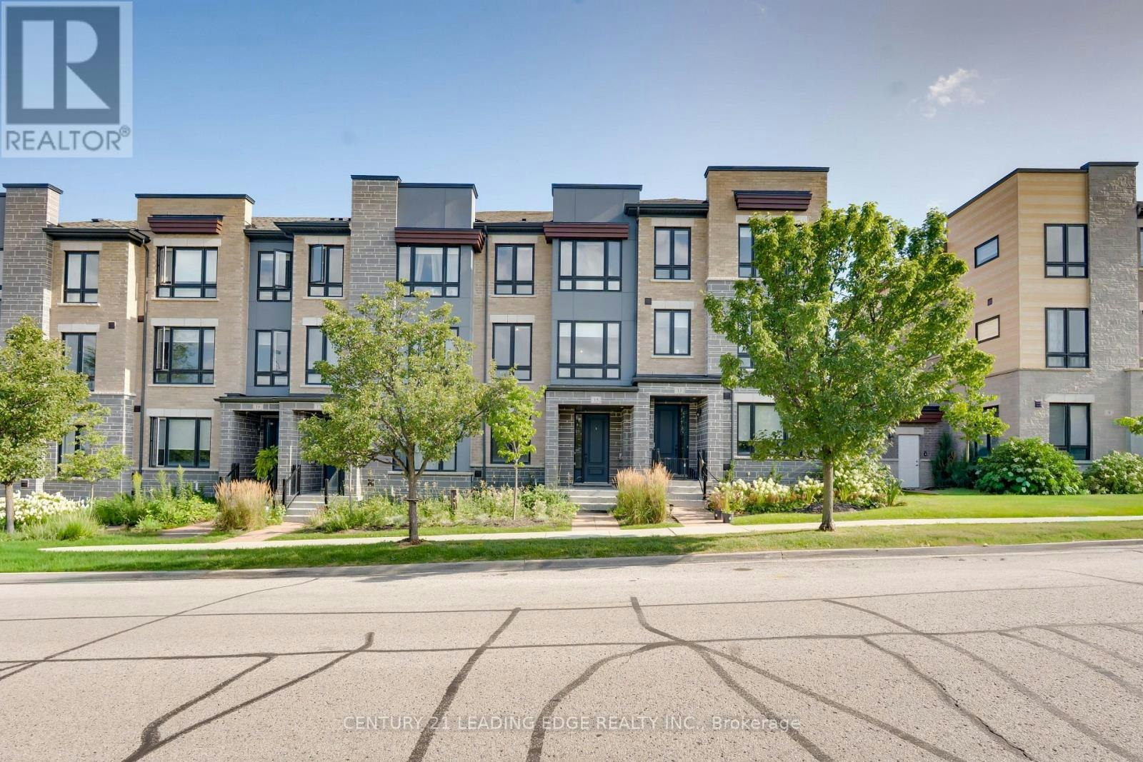 15 Haydock Way, Whitby, ON, L1N 9X4
