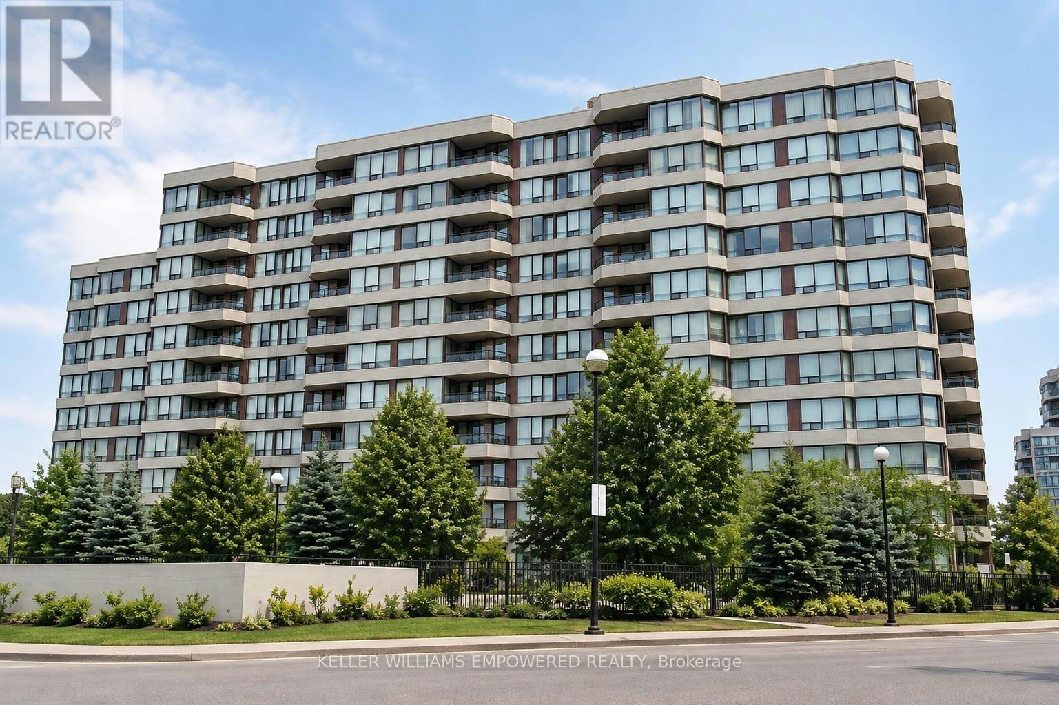 PH106-81 Townsgate Drive, Vaughan, ON, L4J 8E6 - 2