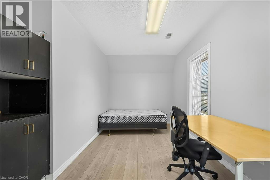 43 Dupont Street E, Waterloo, ON, N2J 2G8 - 15
