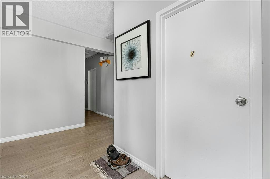 43 Dupont Street E, Waterloo, ON, N2J 2G8 - 22