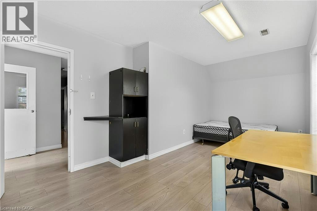 43 Dupont Street E, Waterloo, ON, N2J 2G8 - 3