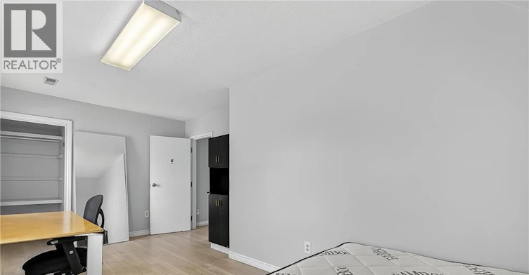 43 Dupont Street E, Waterloo, ON, N2J 2G8 - 4