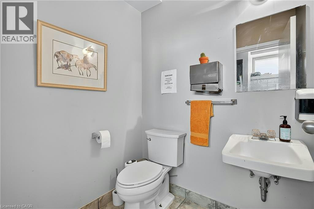 43 Dupont Street E, Waterloo, ON, N2J 2G8 - 12