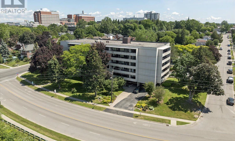 304-120 Elgin Street W