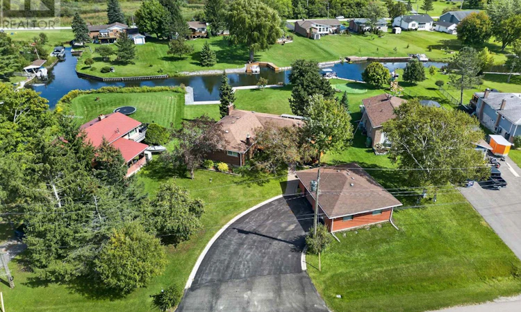 38 Willowbank Road W