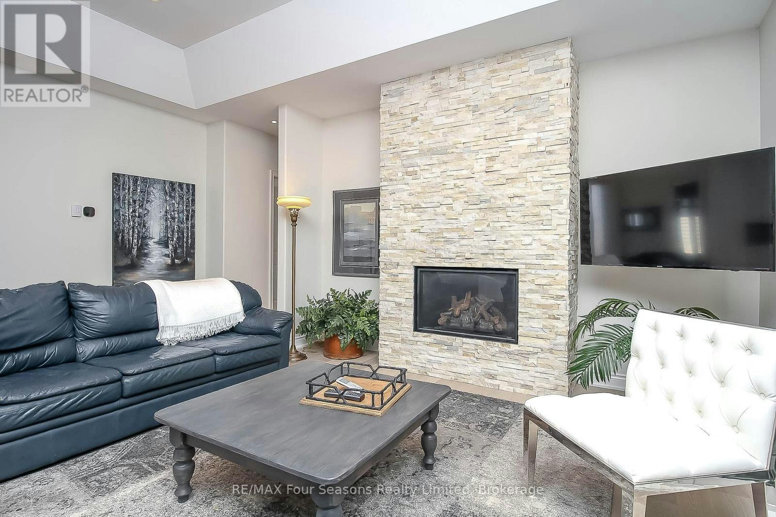 120 Schoolhouse Court, Blue Mountains, ON, L9Y 0N2 - 9