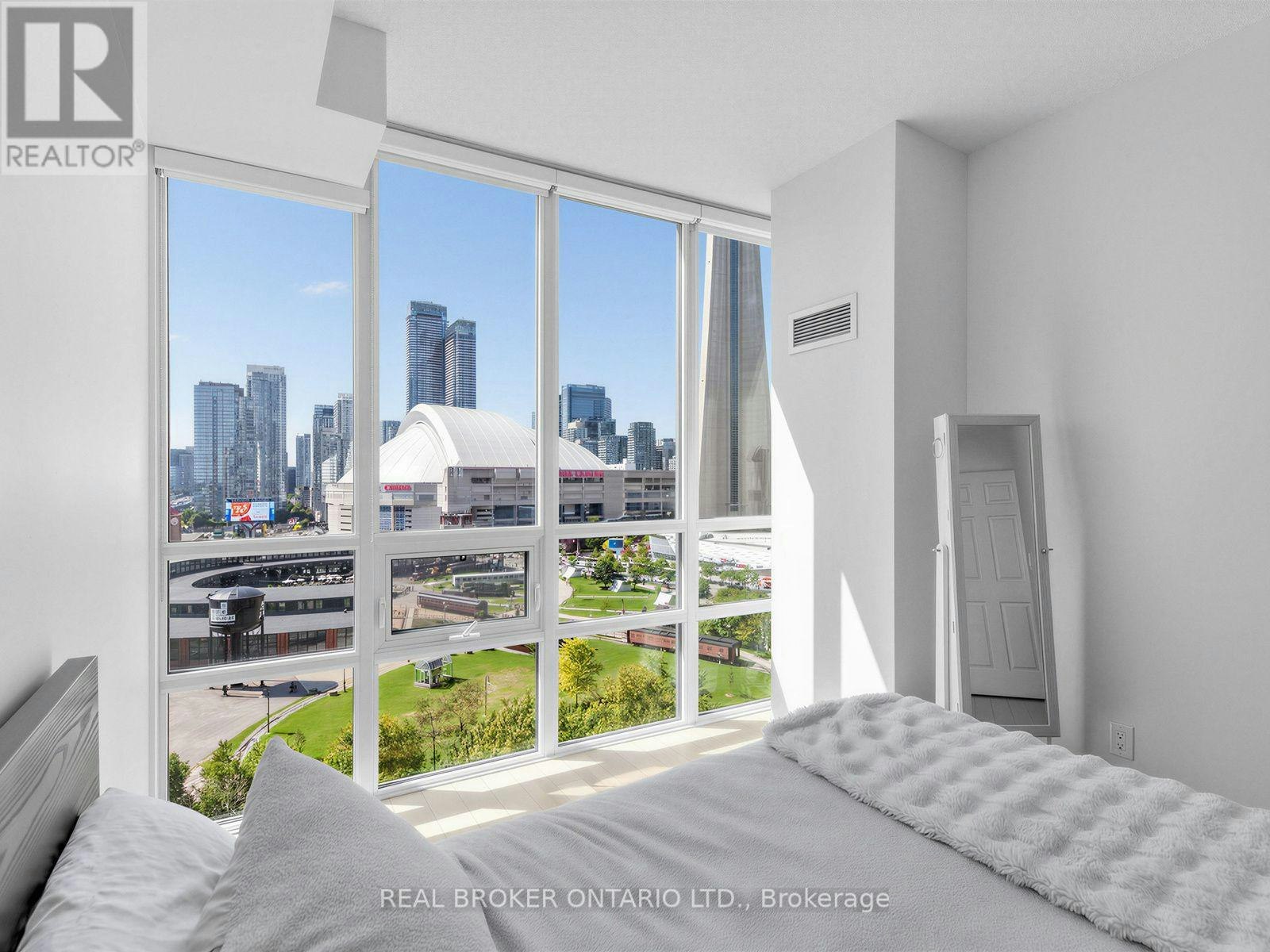 1717-25 Lower Simcoe Street, Toronto, ON, M5J 3A1 - 11