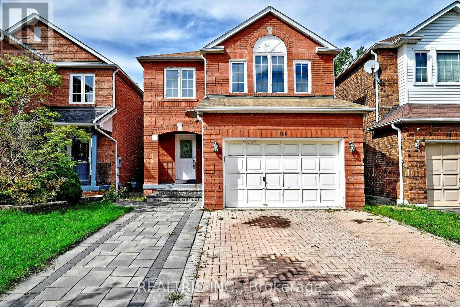 101 Booth Crescent N, Ajax, ON, L1Z 1H7