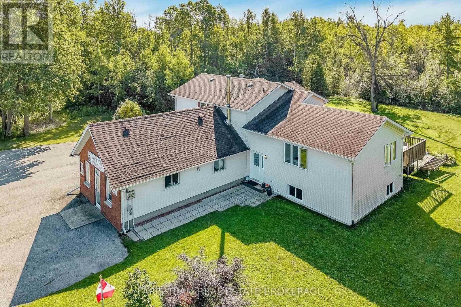 8801 Beachwood Road, Wasaga Beach, ON, L9Z 2G5