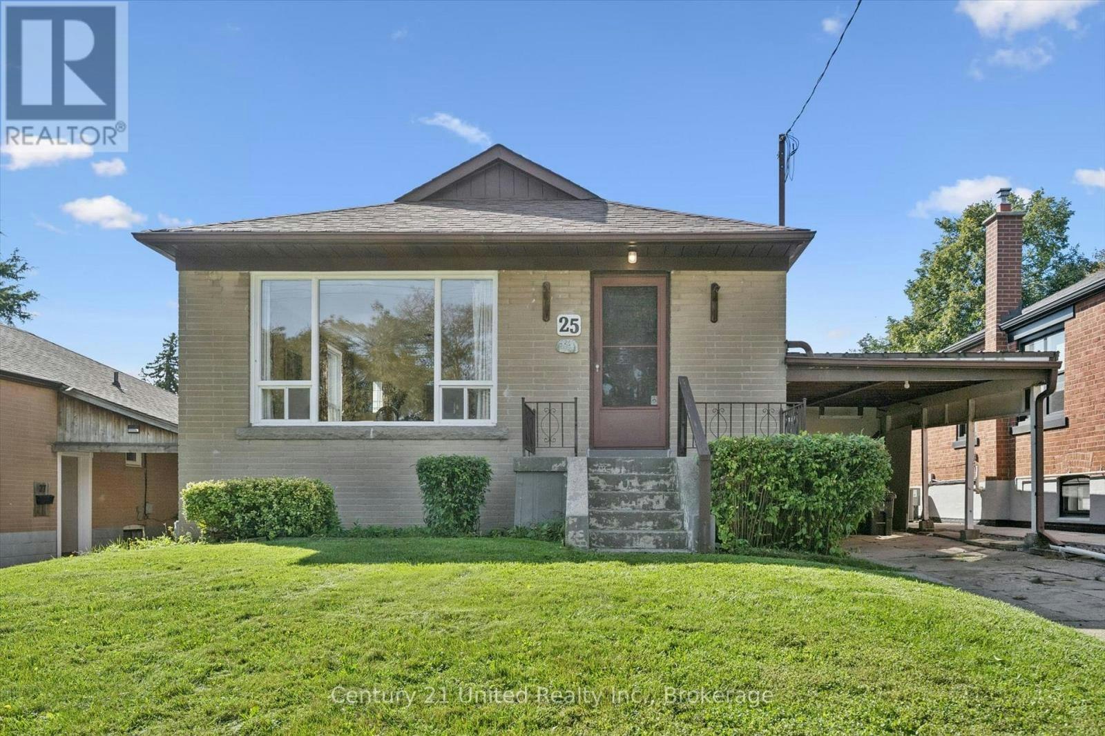 25 Vankirk Road, Toronto, ON, M1P 1M8