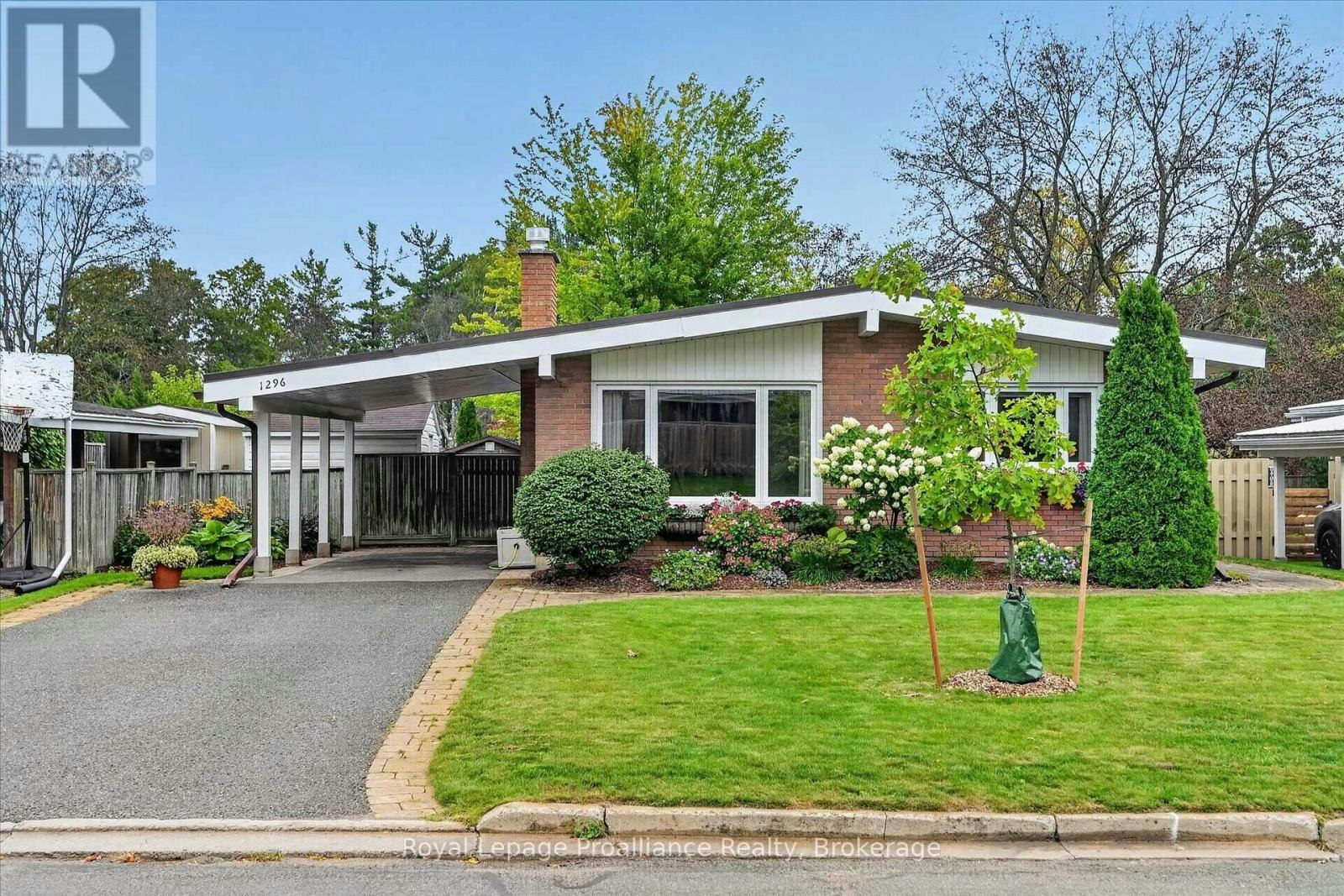 1296 Hudson Street, Peterborough, ON, K9H 6Z8