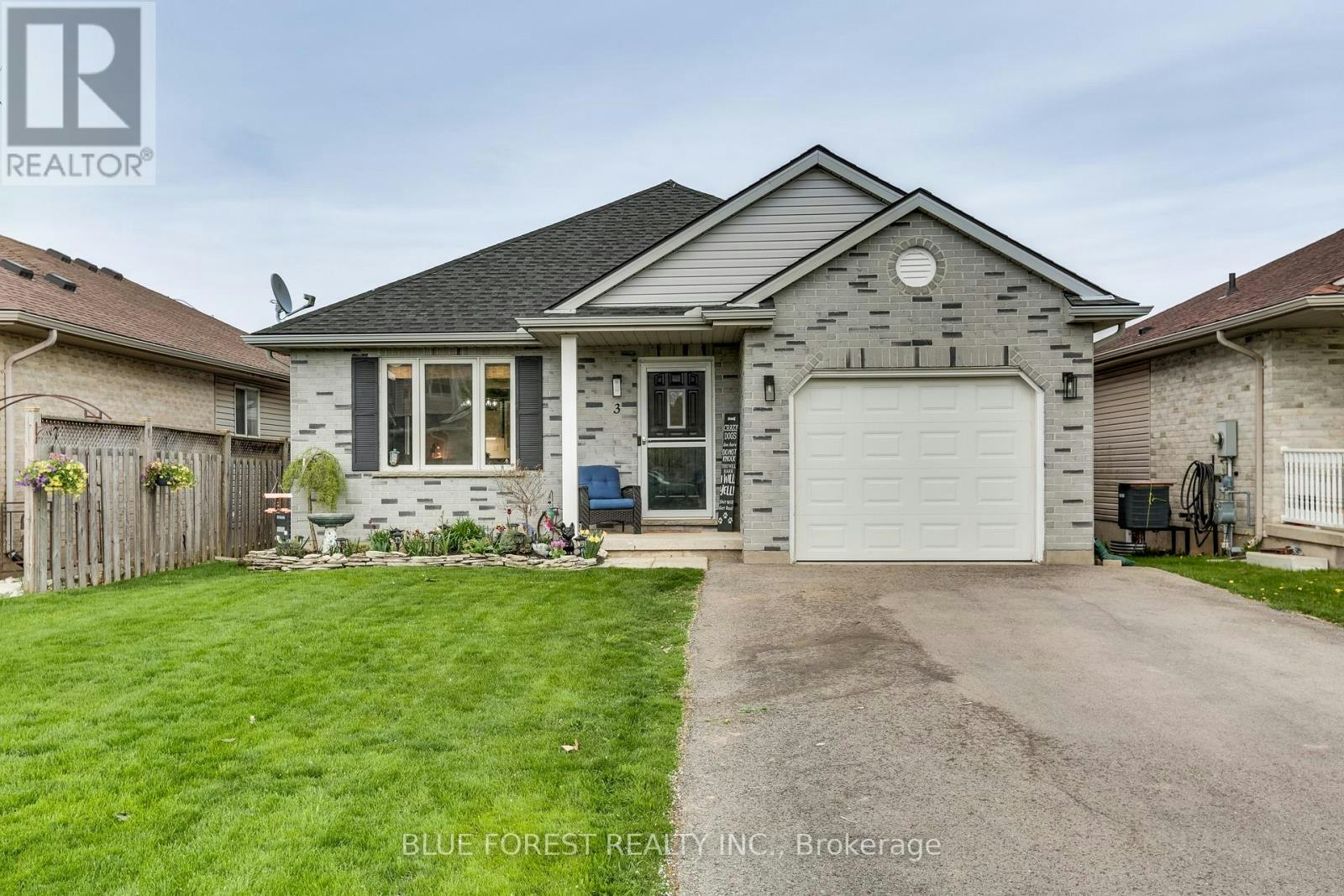 3 Meadowvale Drive, St. Thomas, ON, N5P 4P1