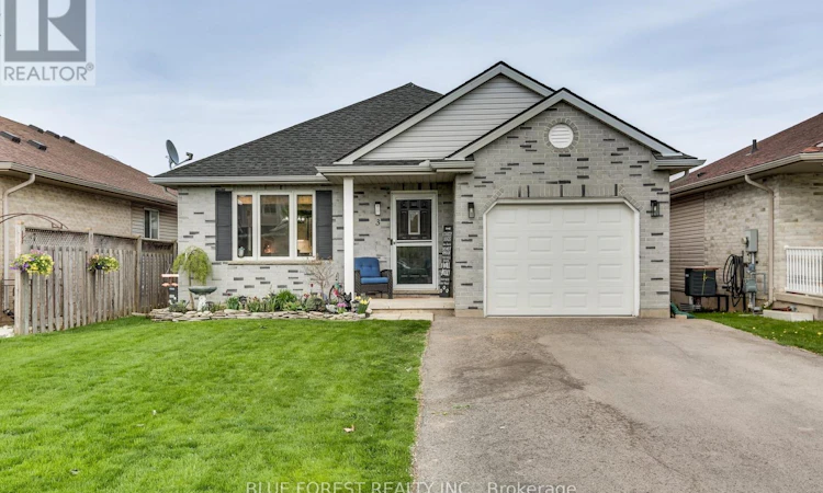 3 Meadowvale Drive