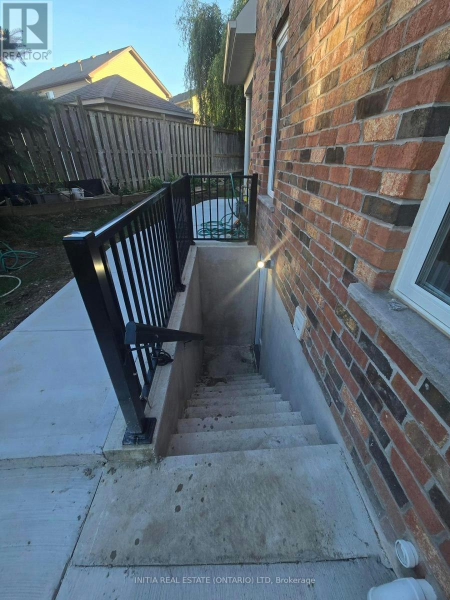 971 Silverfox Crescent, London, ON, N6G 5B6 - 2