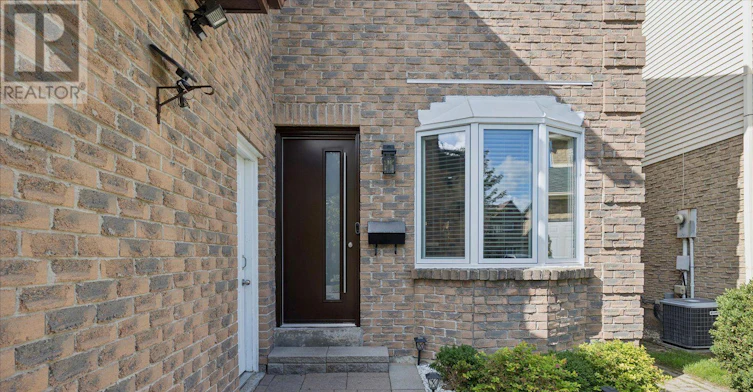 736 Stonepath Circle, Pickering, ON, L1V 3T1 - 2