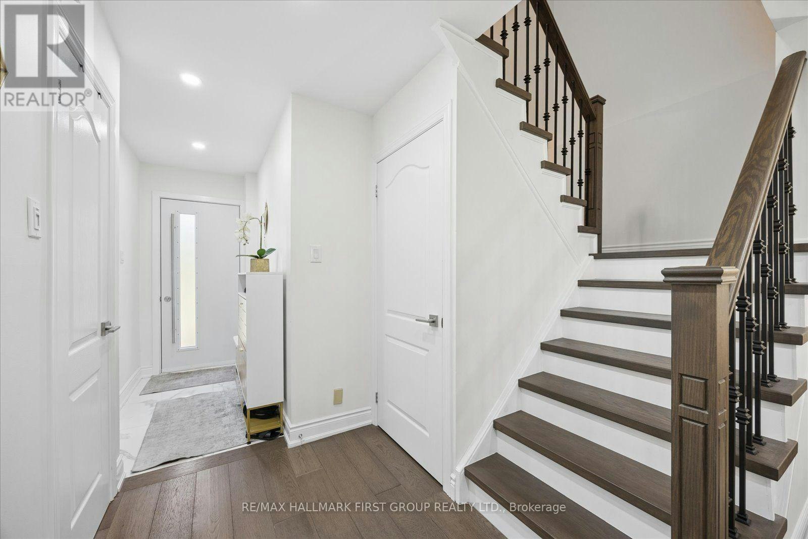 736 Stonepath Circle, Pickering, ON, L1V 3T1 - 4