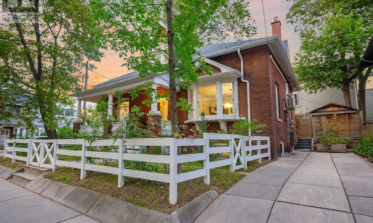139 Hammersmith Avenue