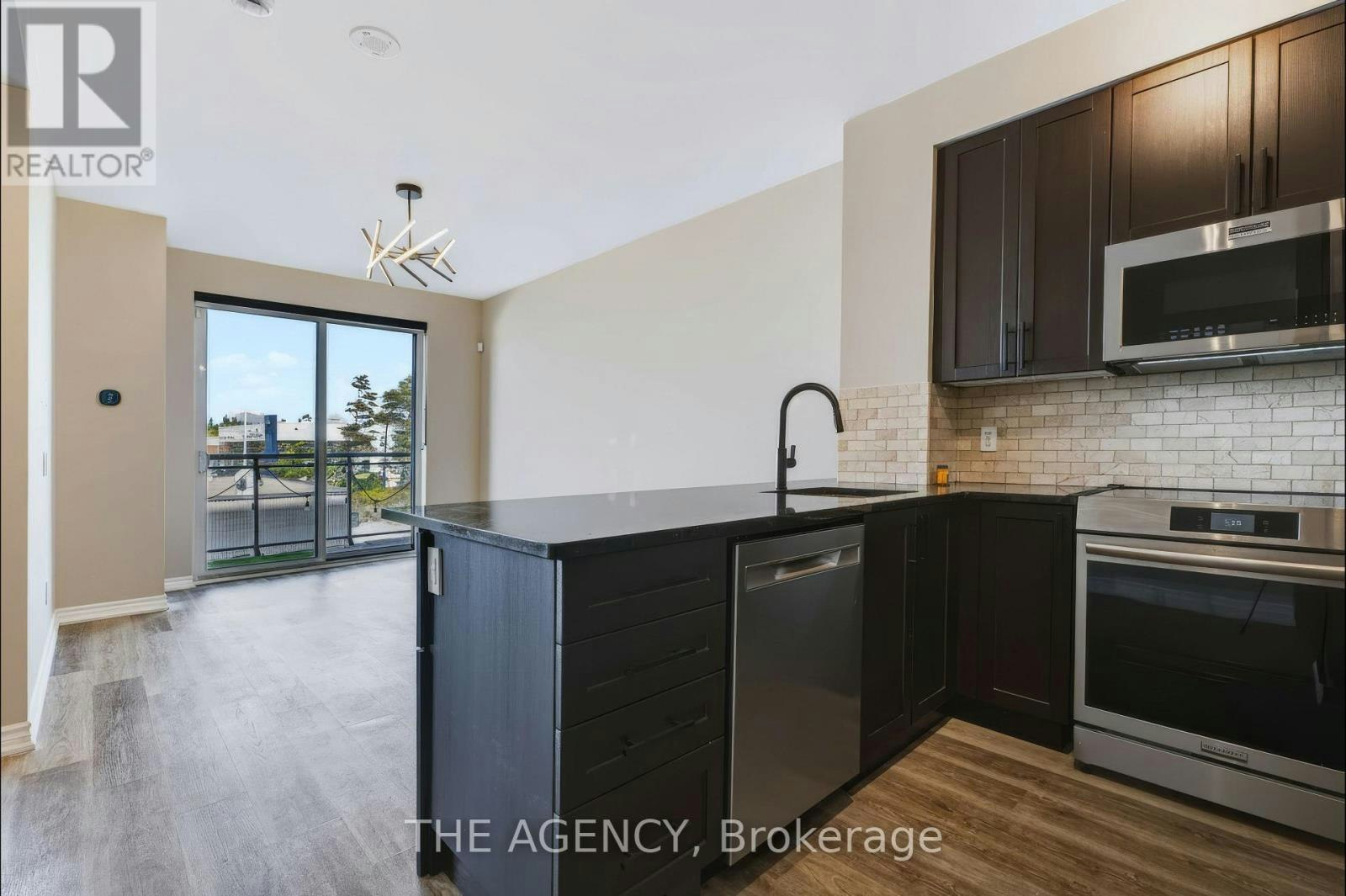 226-11611 Yonge Street, Richmond Hill, ON, L4E 3N8 - 4