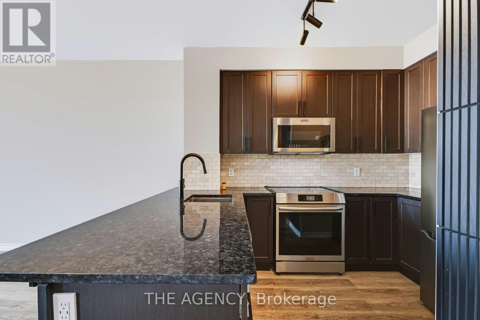 226-11611 Yonge Street, Richmond Hill, ON, L4E 3N8 - 5