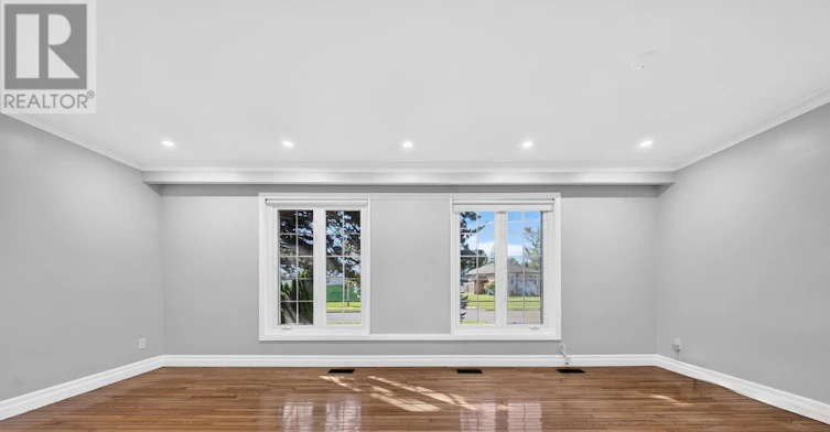 2 Aurora Heights Drive, Aurora, ON, L4G 2W4 - 4