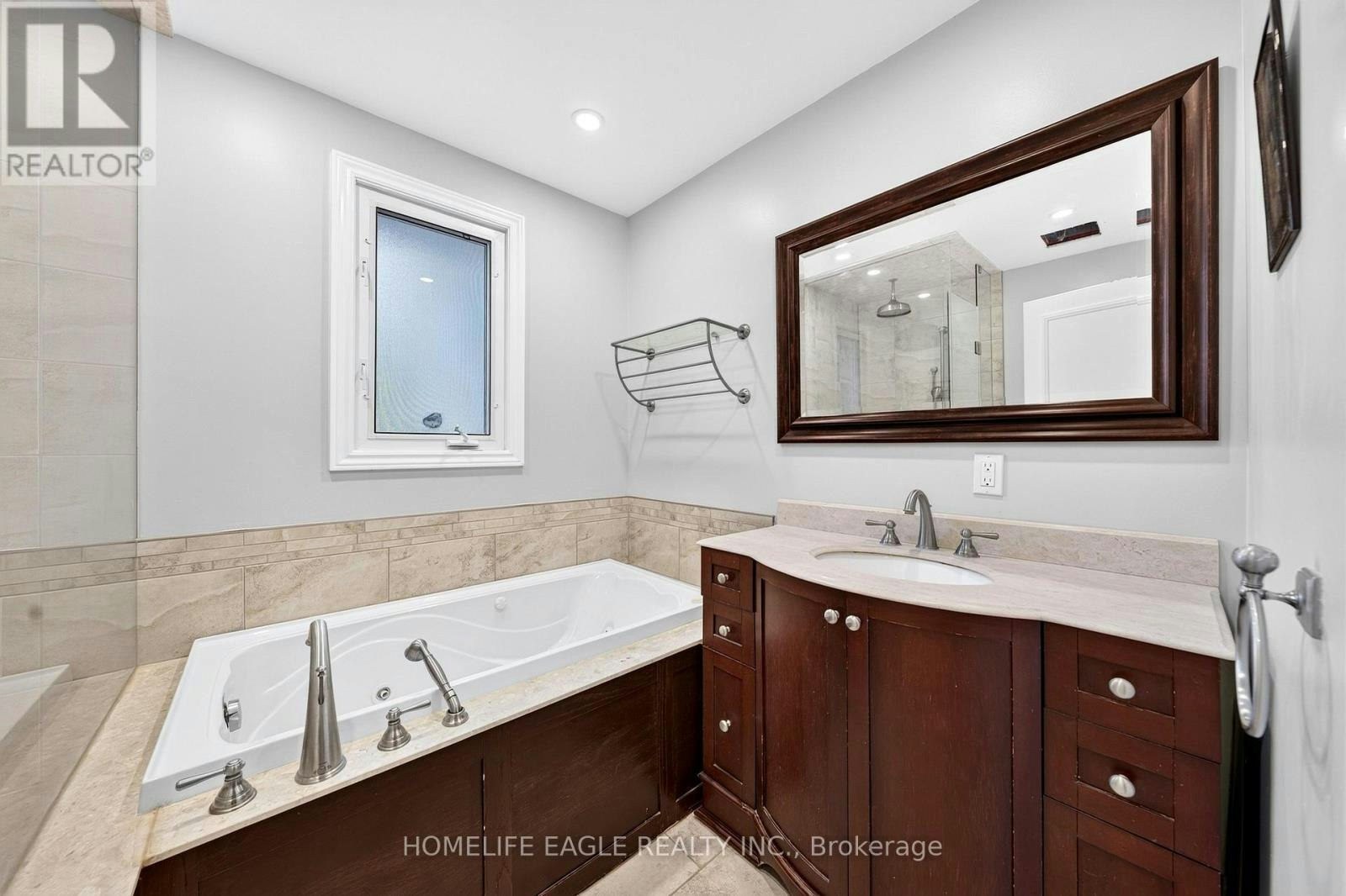 2 Aurora Heights Drive, Aurora, ON, L4G 2W4 - 13