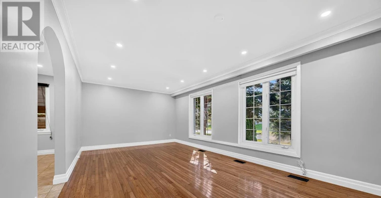 2 Aurora Heights Drive, Aurora, ON, L4G 2W4 - 5