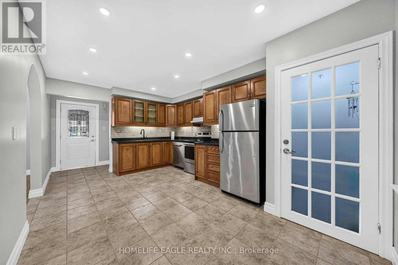 2 Aurora Heights Drive, Aurora, ON, L4G 2W4 - 7
