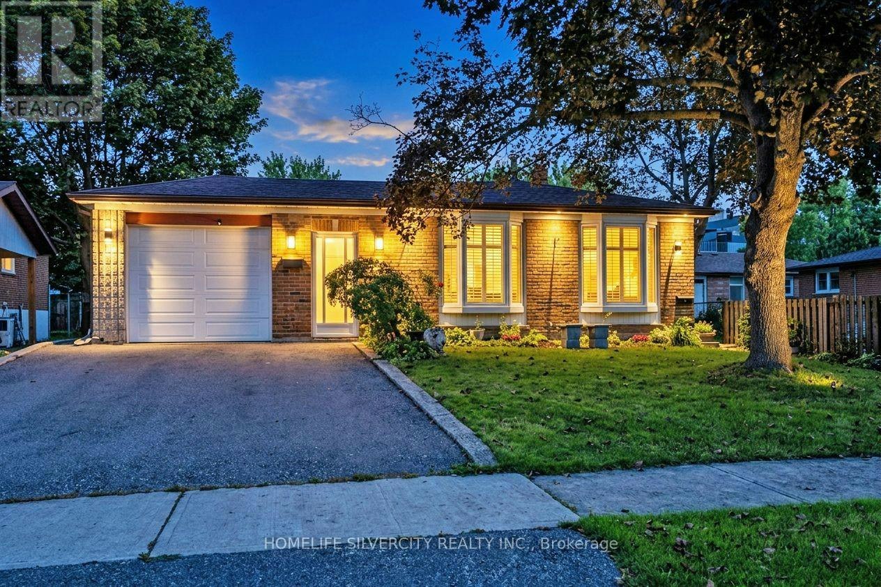 3602 Dunrankin Drive, Mississauga, ON, L4T 1V9